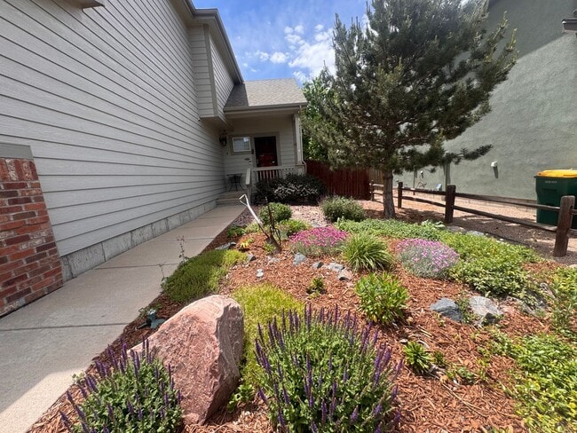 Building Photo - 3 Bedroom Home with Basement in Stetson Hills