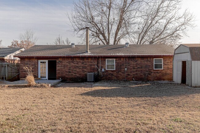 Building Photo - 3 Bed 2 Bath in Norman