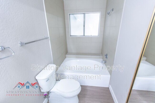 Building Photo - 1915 S 39th St