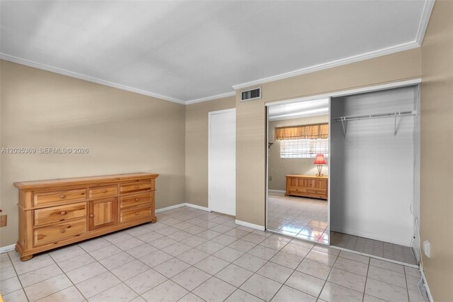 Building Photo - 1757 W 57th St