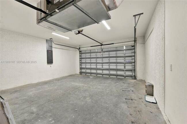 Building Photo - 2910 Flora Ave N