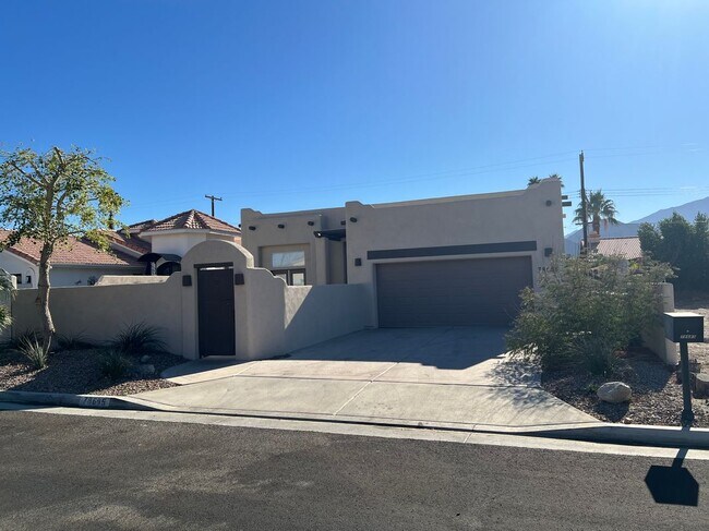 Building Photo - 78685 Bottlebrush Dr