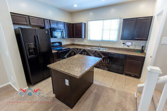 Building Photo - 2218 N 77th Dr