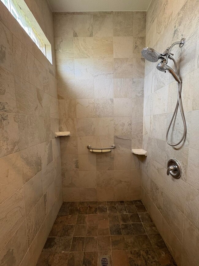 Building Photo - 8612 Eagle Rock Ave NE