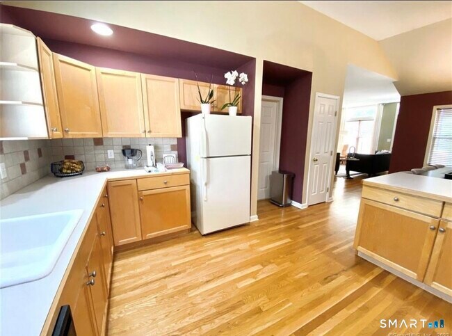 Building Photo - 11 Trout Brook Cir