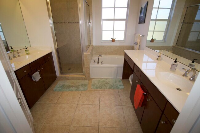 Building Photo - 4616 Tara Cove Way