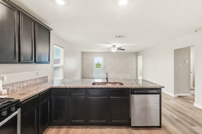 Building Photo - 15027 Harbor Lndg