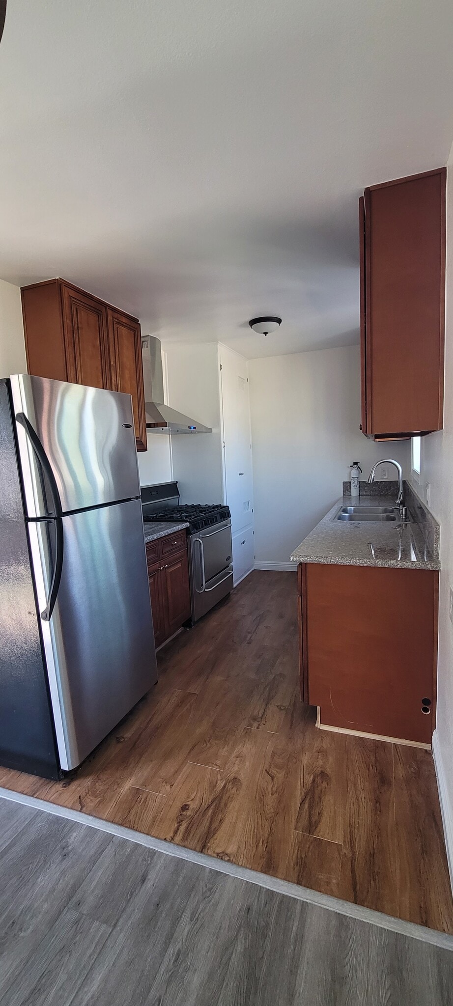 Building Photo - 731 1/2 Via Altamira