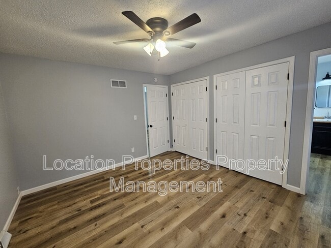 Building Photo - 3212 W 9th St