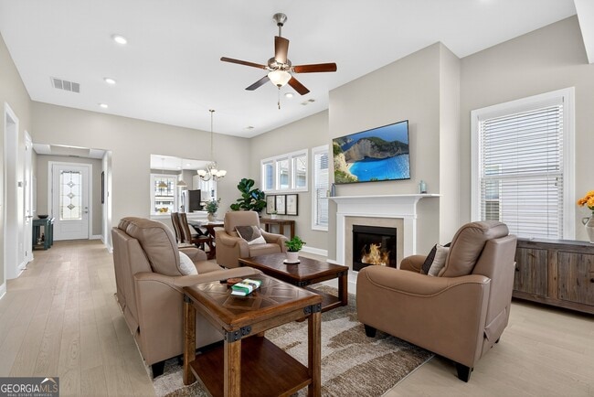 Building Photo - 133 Iron Oak Dr