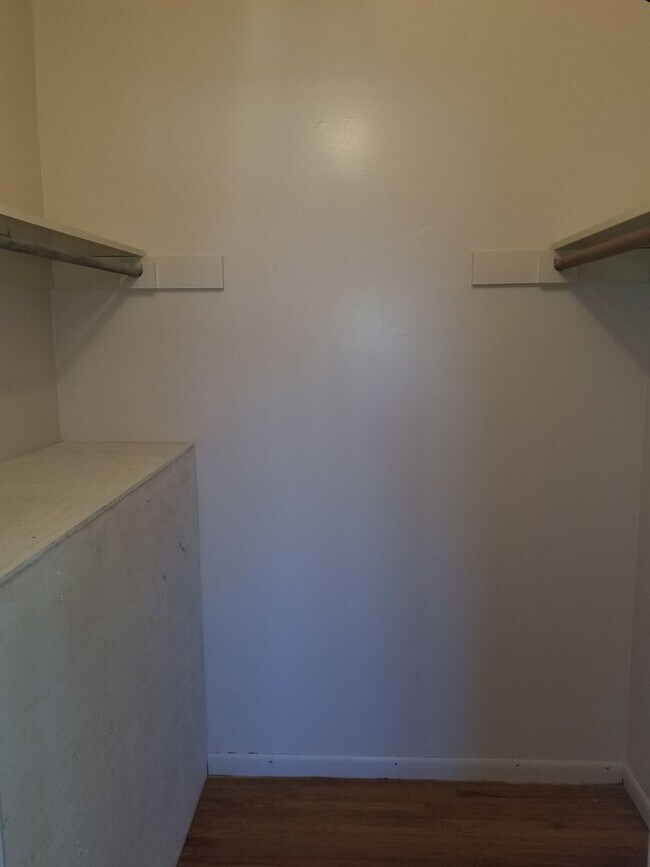 Building Photo - 577 Pinnacle Rd