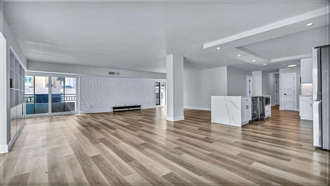 Building Photo - 855 Bayway Blvd