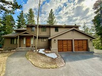 Building Photo - Stunning Lakeviews Throughout