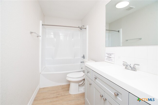 Building Photo - 199 Apache Springs Rd