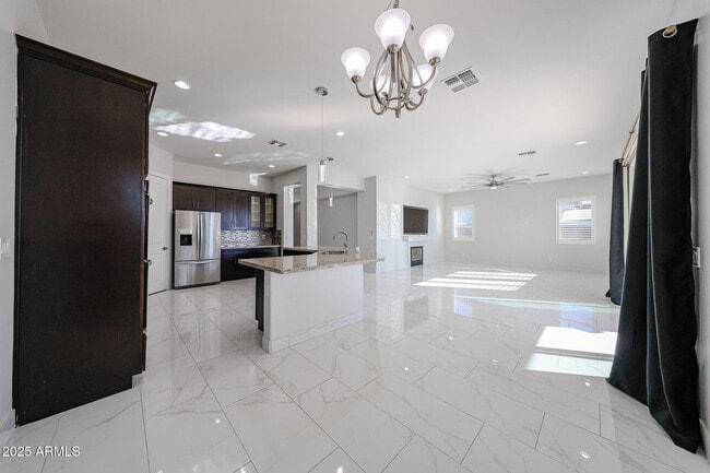 Building Photo - 6327 E Dixileta Dr