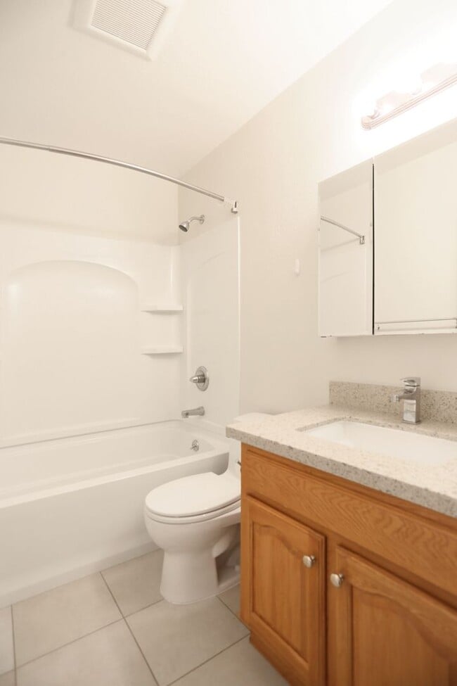 Building Photo - OPEN HOUSE: Tuesday (1/20) 7:30pm-8:00pm. Contemporary 2BR/1BA in the Outer Richmond, Yard, Laund...