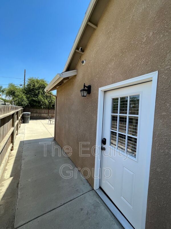 Building Photo - 650 Auburn St