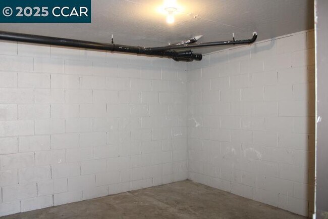 Building Photo - 4811 Appian Way