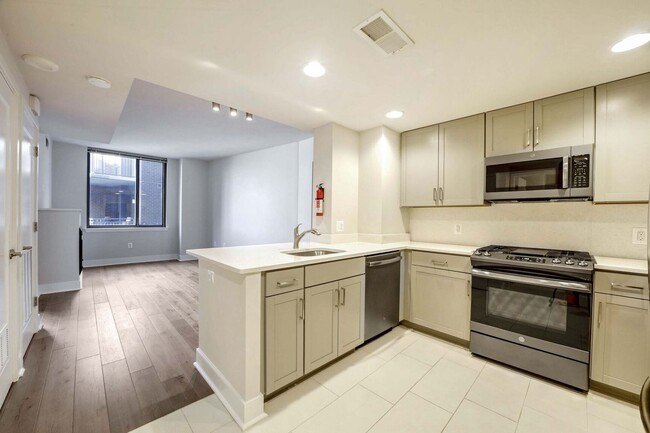 Building Photo - Concierge Building! Modern Condo with 1 Re...