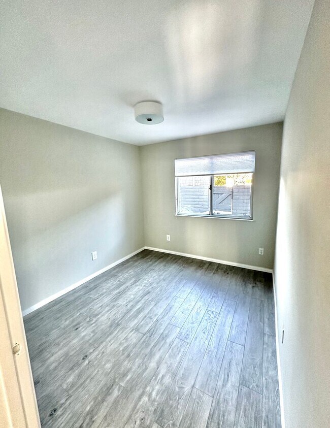 Building Photo - COMING SOON!! Charming 3 Bedroom Condo in Gated Palm Springs Community!