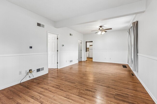 Building Photo - 3 bedroom in Fremont