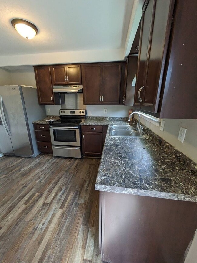 Building Photo - 4 Bedroom Pet Friendly Home For Rent With ...