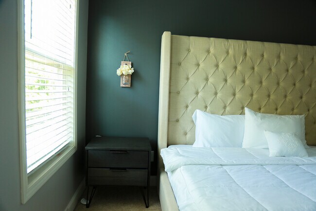 Building Photo - 701 McWilliams Rd SE