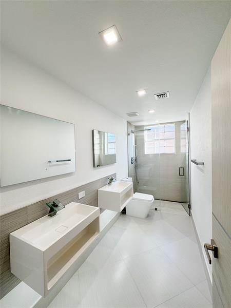 Building Photo - 1549 Barcelona Way