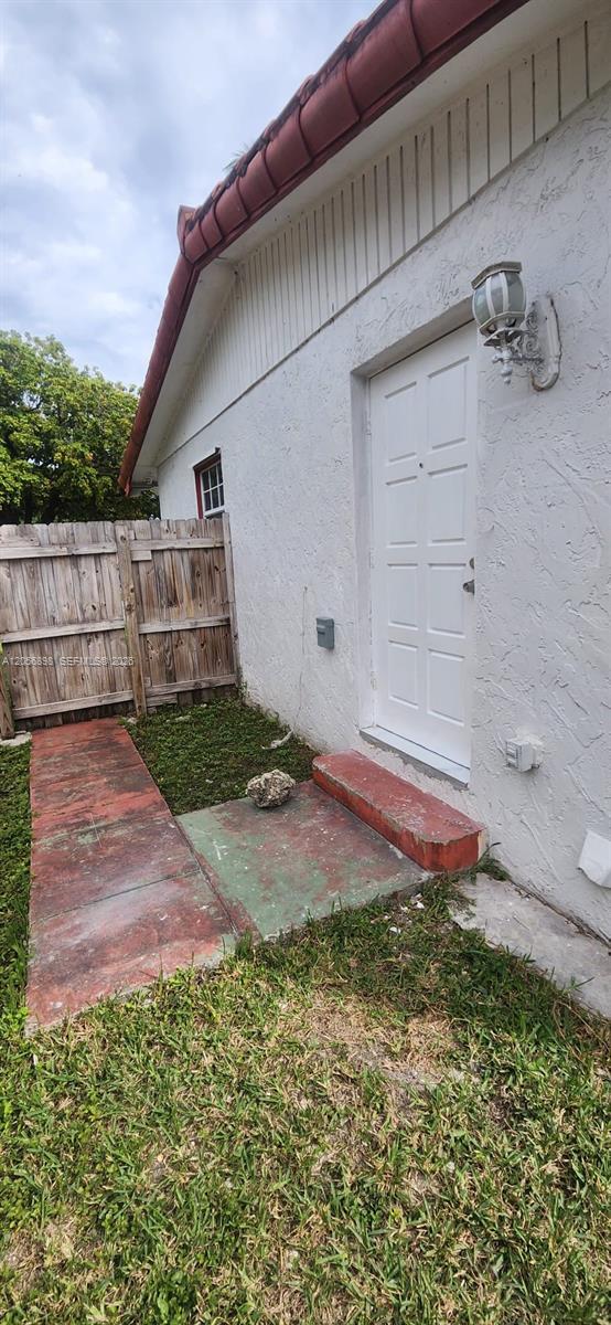 Building Photo - 6630 SW 132nd Ave