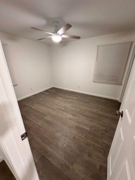 Building Photo - 548 Starling Way