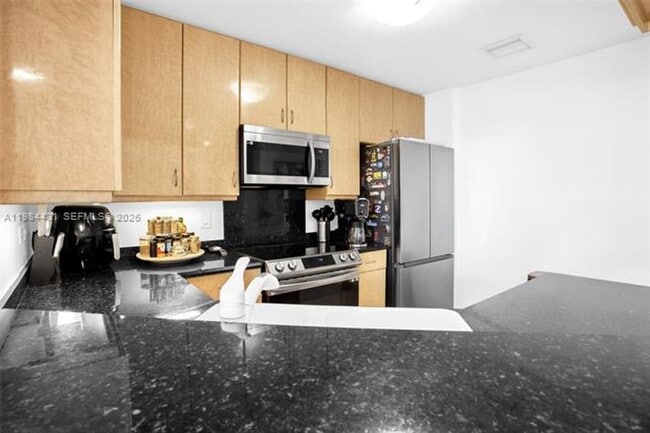 Building Photo - 801 Brickell Key Blvd