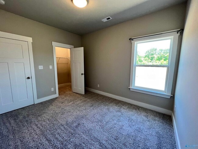 Building Photo - 440 Tillane Pk Cir