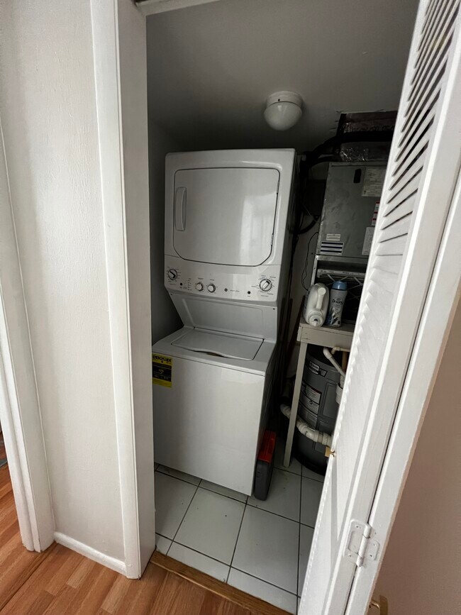 Building Photo - 4611 W North B St