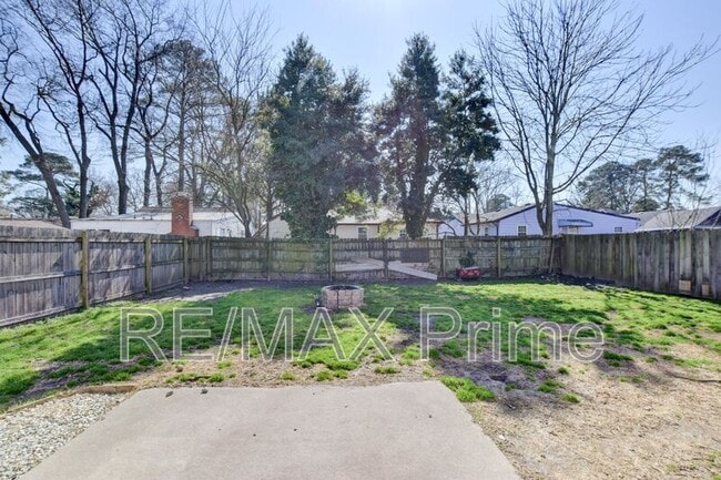 Building Photo - 4923 Krick St