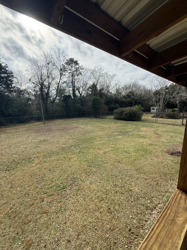 Building Photo - 315 Pine Cir