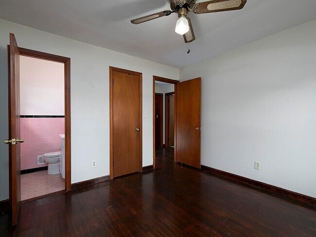 Building Photo - 858 Gaylemont Cir