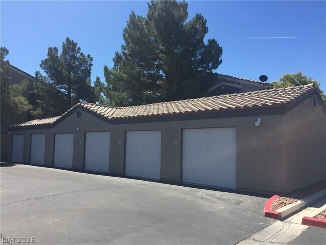 Building Photo - 5055 W Hacienda Ave