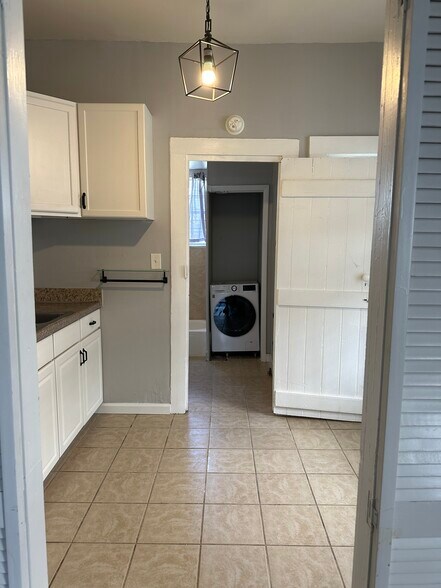 Building Photo - 7326 Freret St