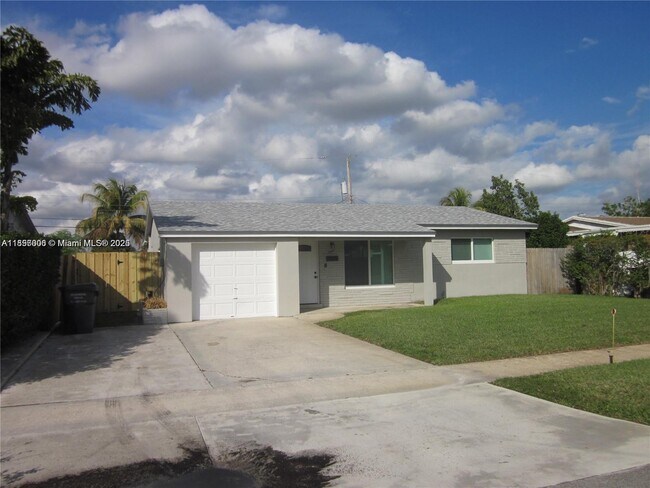 Building Photo - 7571 Pierce St