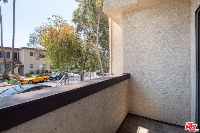 Building Photo - 12119 Rochester Ave