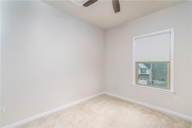 Building Photo - 424 Fairmont Dr