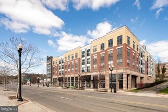 Building Photo - 989 S Buchanan St