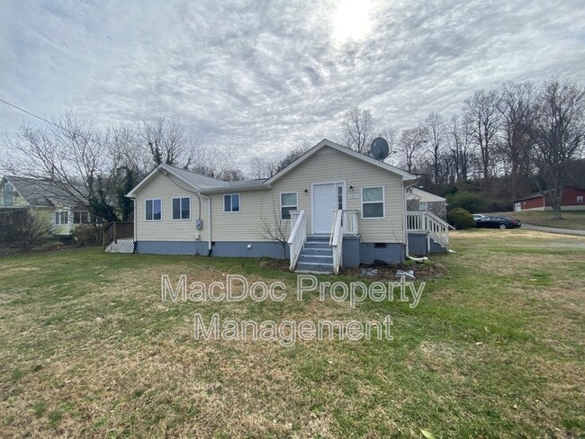 Primary Photo - 5472 Riverview Dr