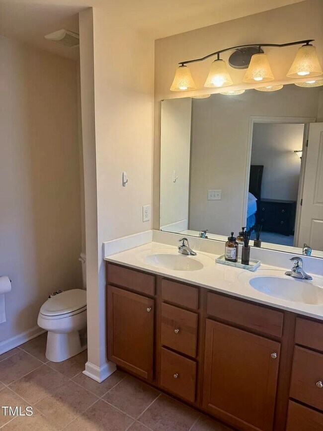 Building Photo - 408 Berry Chase Way