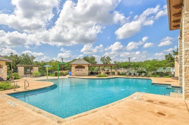 Building Photo - 5813 Viejo Dr