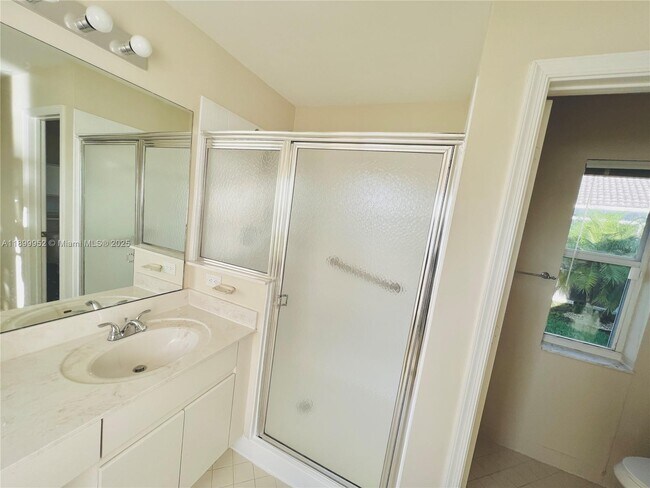 Building Photo - 968 Savannah Falls Dr