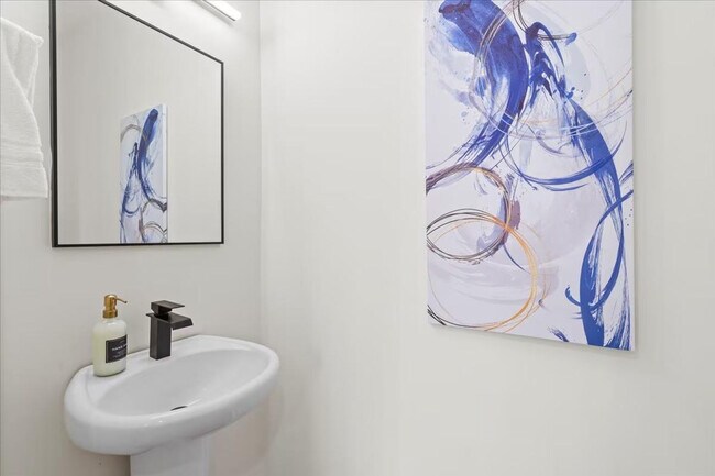 Building Photo - 1319 Anderson St