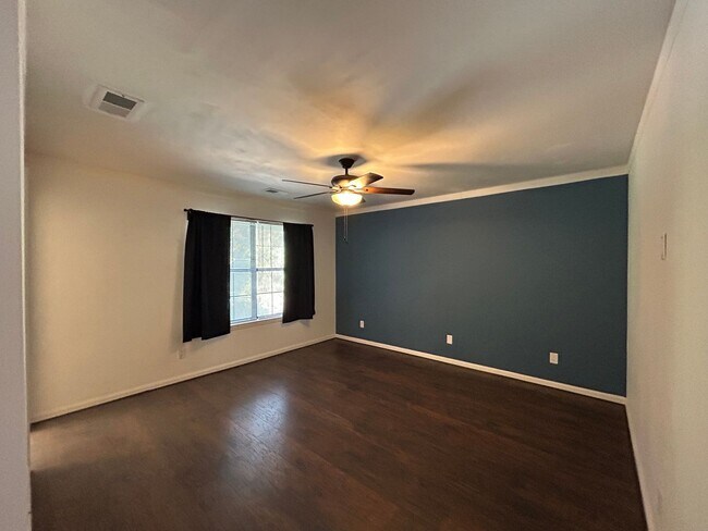 Building Photo - 66 Hidden Lake Ct