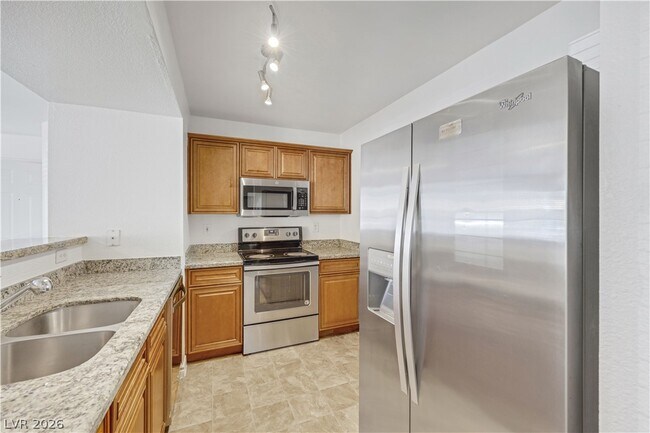 Building Photo - 5055 W Hacienda Ave