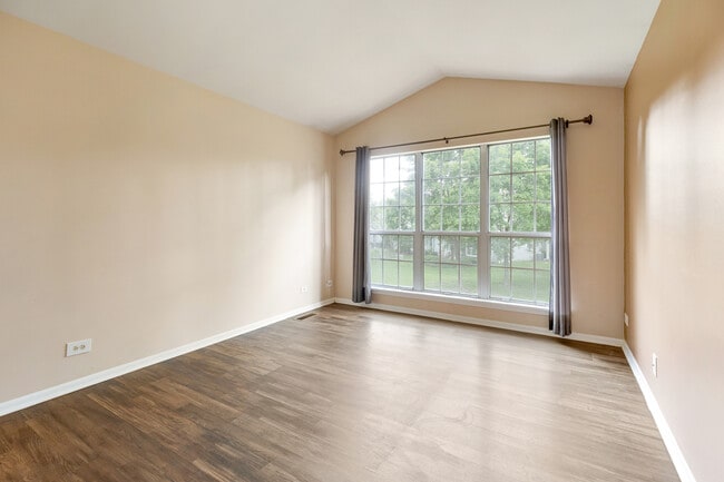 Building Photo - 1175 Regency Dr